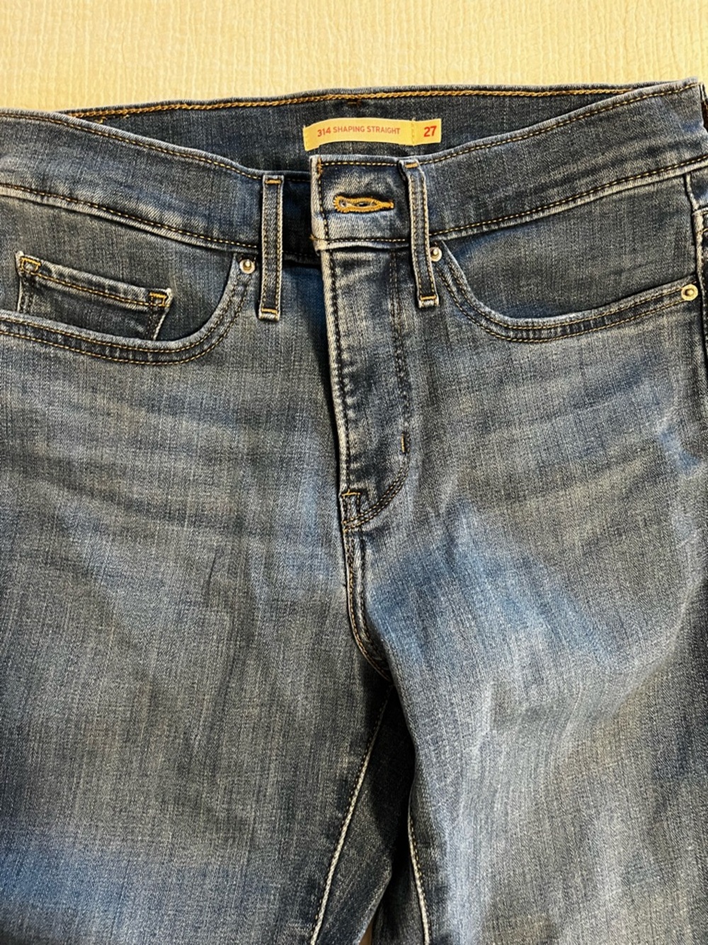 Levi's 314 shaping straight Women's Straight Leg Jeans - Medium Blue Wash 27